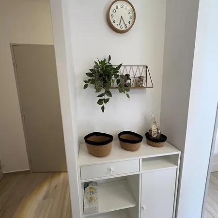 Joli T2 à Port Fréjus, Et Commerces à Pied Fréjus