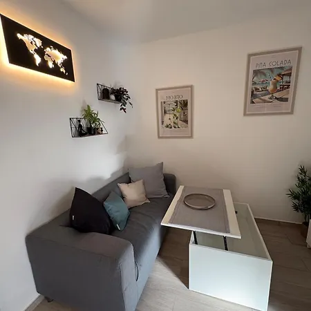 Joli T2 à Port Fréjus, Et Commerces à Pied