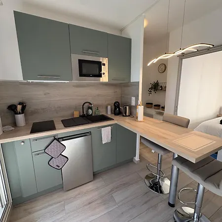 Joli T2 à Port Fréjus, Et Commerces à Pied Appartement Fréjus
