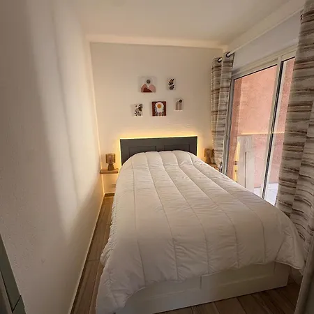 Joli T2 à Port Fréjus, Et Commerces à Pied * Fréjus